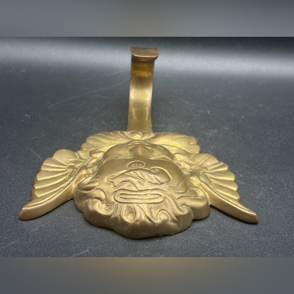 Vintage Brass Cherub Angel Wall Hook Hanger, Vintage Home Decor Collectible - Picture 6 of 8